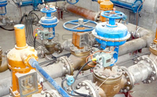 帶頂裝手輪氣動(dòng)調(diào)節(jié)閥安裝現(xiàn)場